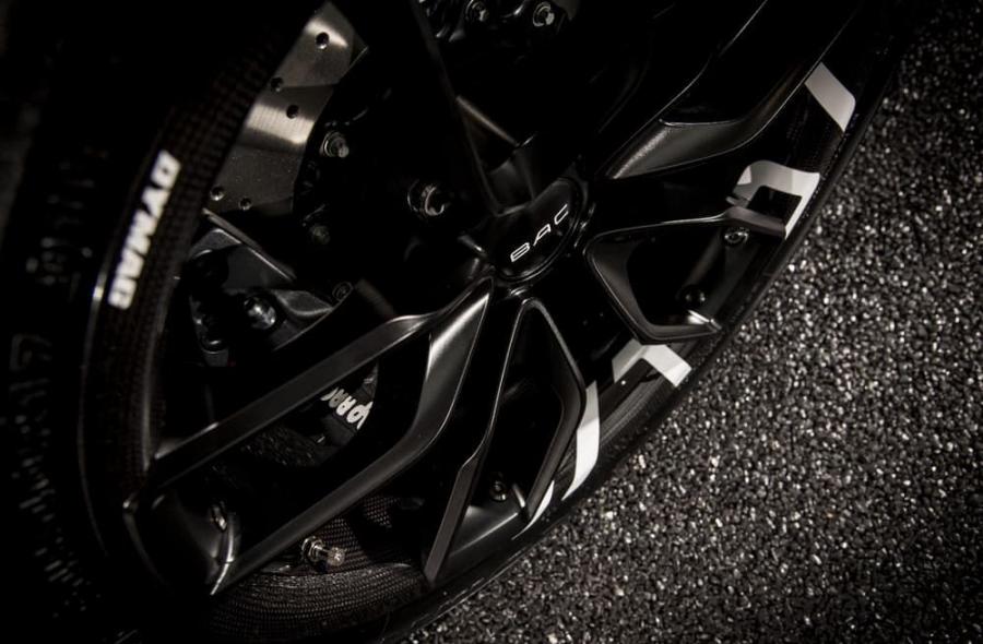 Колеса BAC Mono with Carbon Composite Wheels 2016 года  (фото 3 из 5)